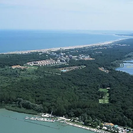 Tize Village 4*